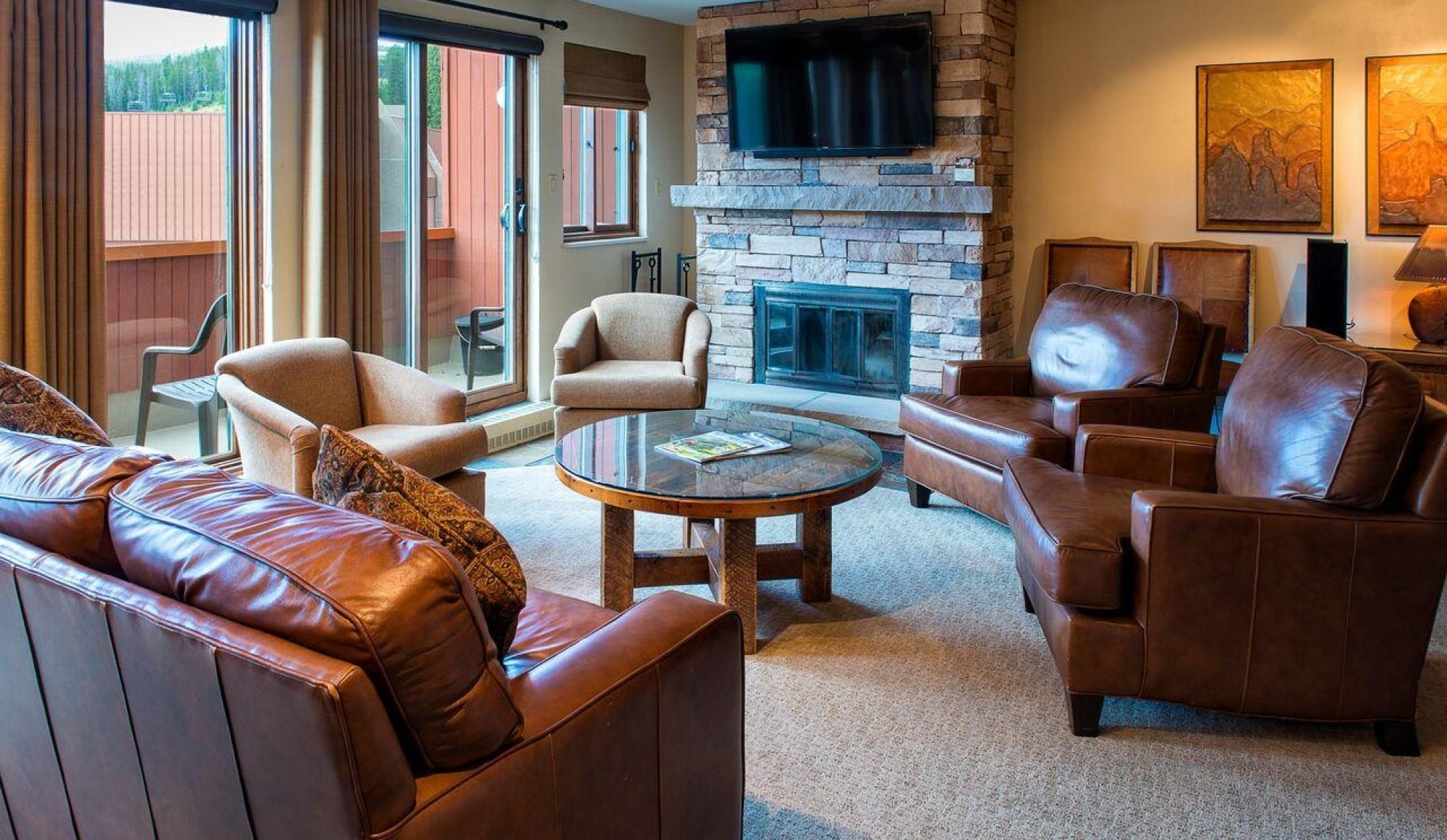 Alpenglow Executive Suite in Breckenridge Living Room
